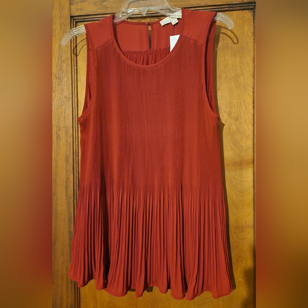NWT LOFT Pleated sleeveless top, sz L